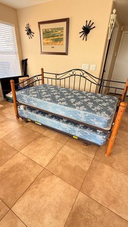 Twin Daybed with Trundle and Mattresses