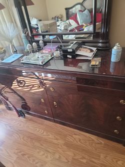 Dresser
