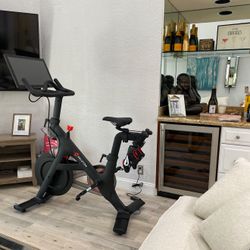 Peloton For Sale ! 