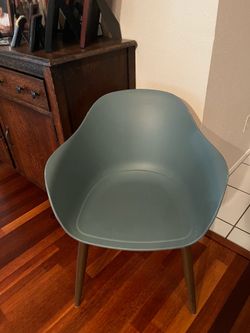 4 piece Chair set