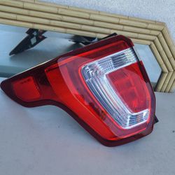 2016 - 2019 FORD EXPLORER LEFT TAILAMP TAIL LAMP LIGHT DRIVER SIDE  LED USED OEM . D1