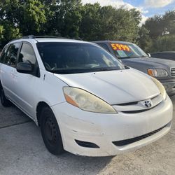 2010 Toyota Sienna 