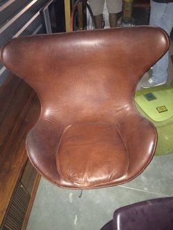 2 original egg chair Jacobson and 1 newer original Fritz Hansen