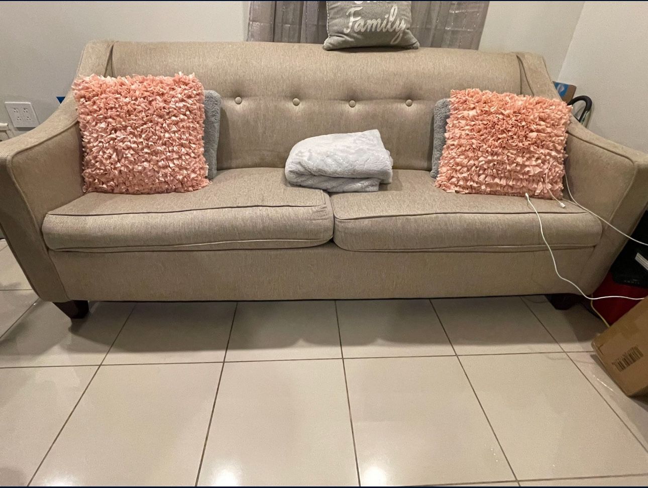 COUCH FOR SALE for Sale in Queens, NY OfferUp
