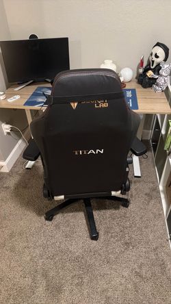 Secret lab Titan gaming chair