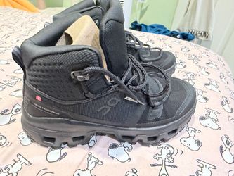 On cloud women boots mid