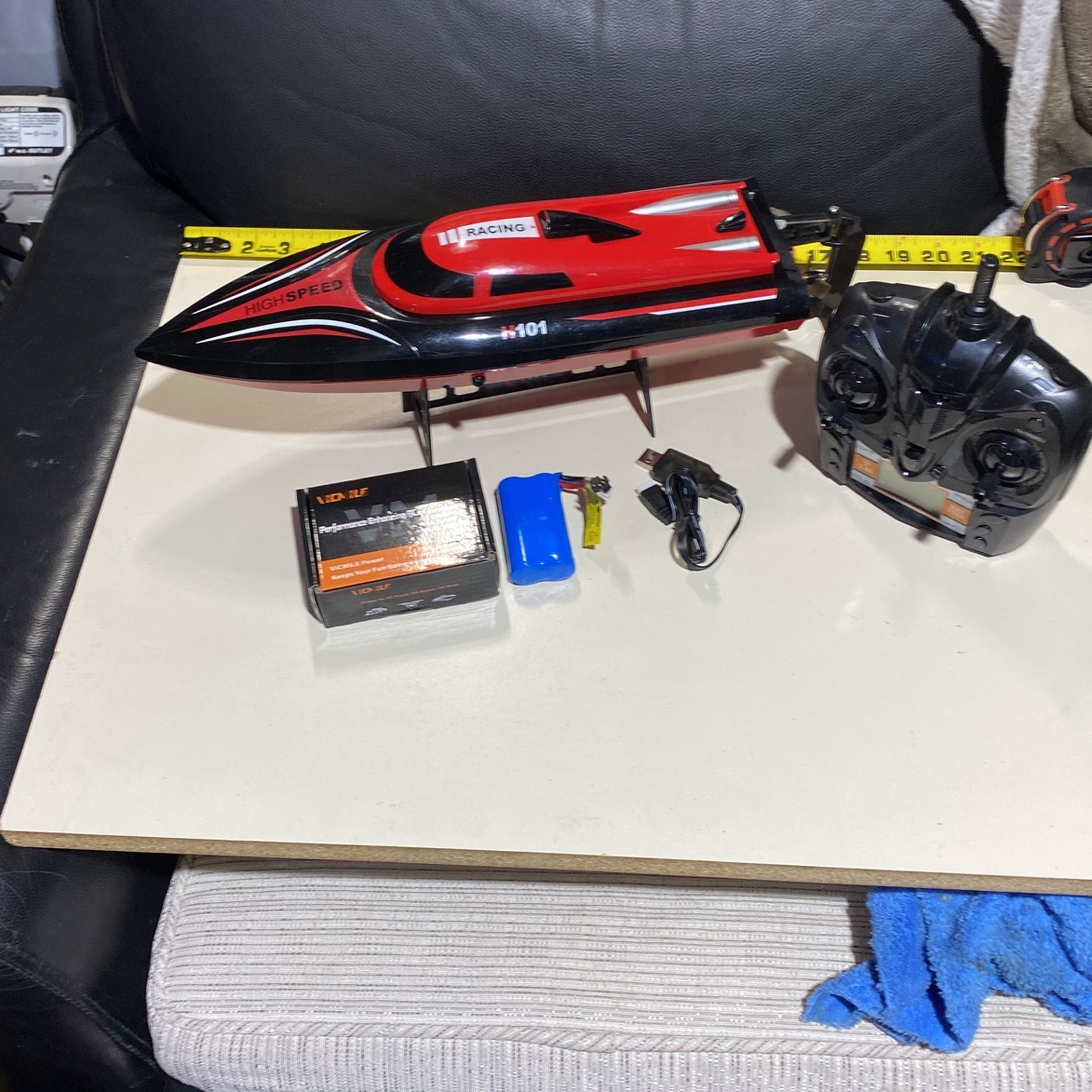 17” High Speed Remote Controlled Racing Boat