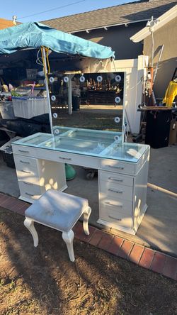 white glam makeup vanity set