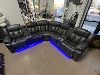 Power recliner Sectional with Bluetooth speakers & Led Lights