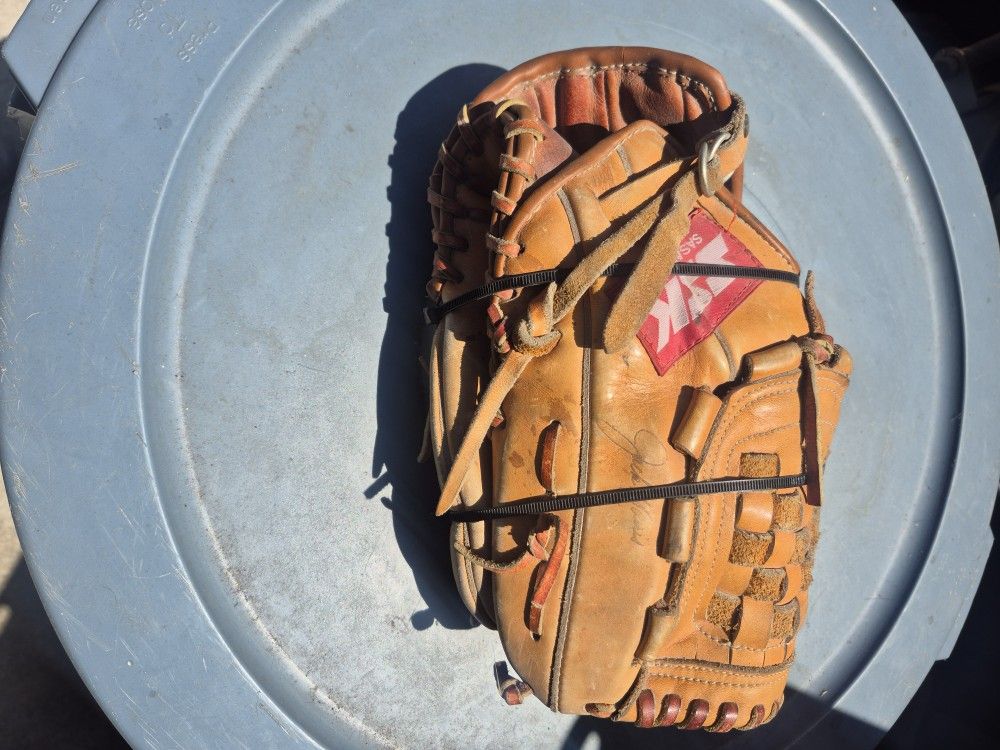 SSK Leather Baseball Glove