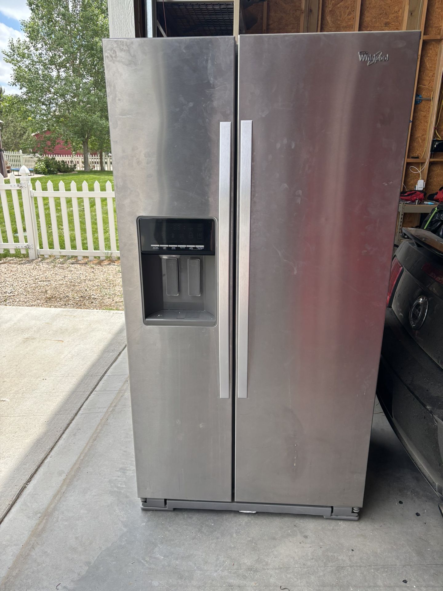 Refrigerator 