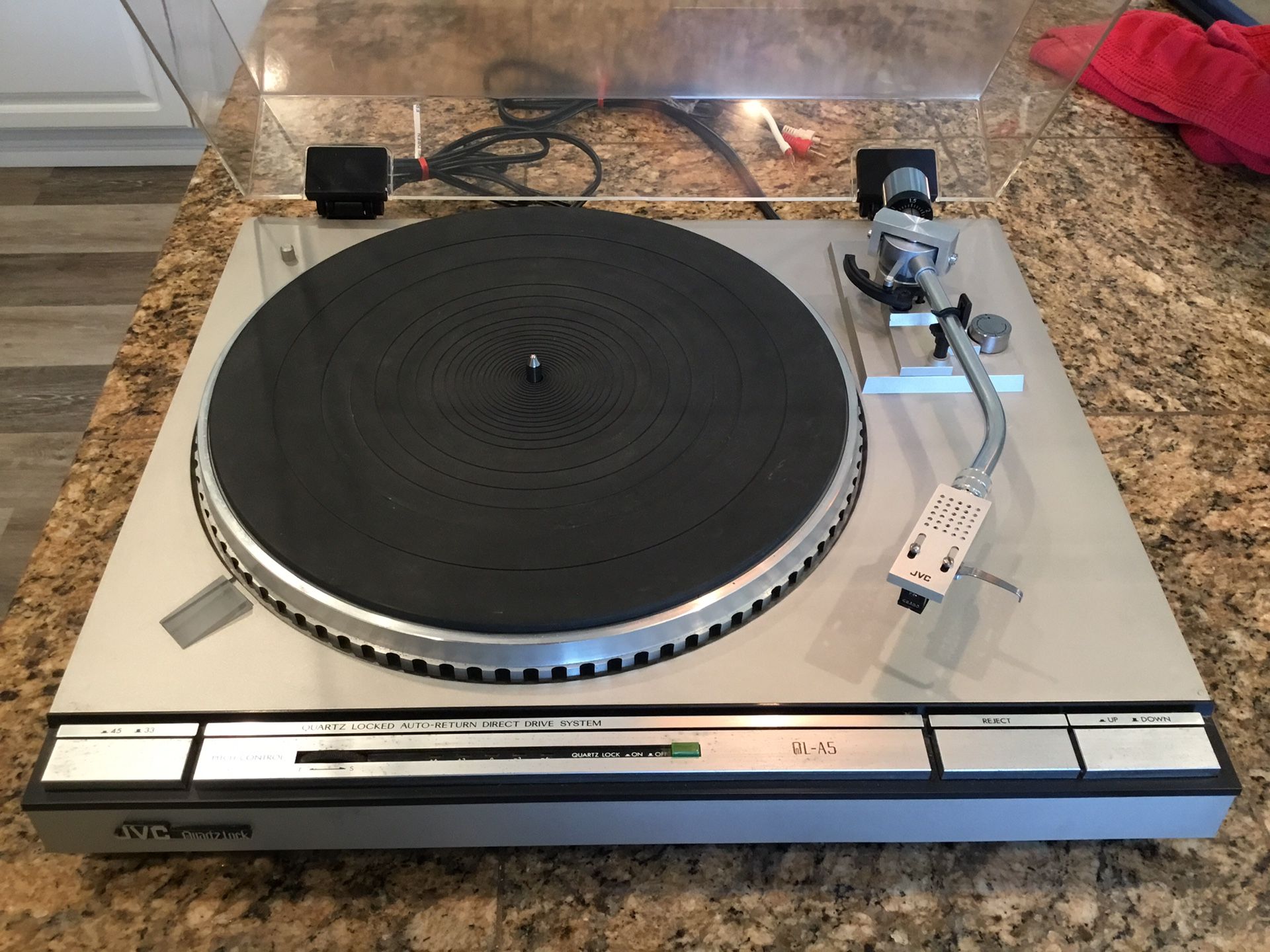 JVC QL-A5 Quartz Locked Direct Drive Semi-automatic Turntable