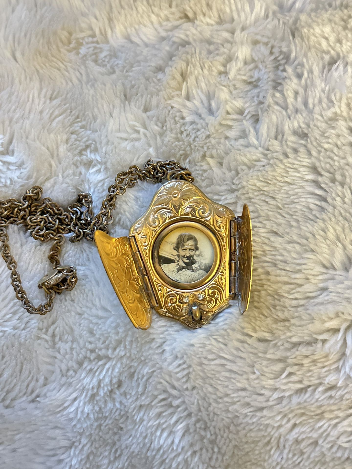 Vintage Photo Locket Necklace