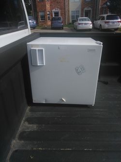 Mini refrigerator great condition