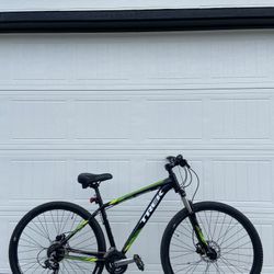 Trek Marlin 6 Mountain Bike – M/L Frame - 29er Aluminium Bicycle MTB