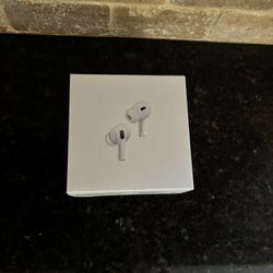 Apple AirPods Pro 2nd Generation with MagSafe Wireless Charging Case (USB‑C)