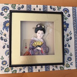 VINTAGE PORCELAIN GEISHA  3D SHADOW BOX  FRAMED WALL ART/HOME DECOR  JAPAN