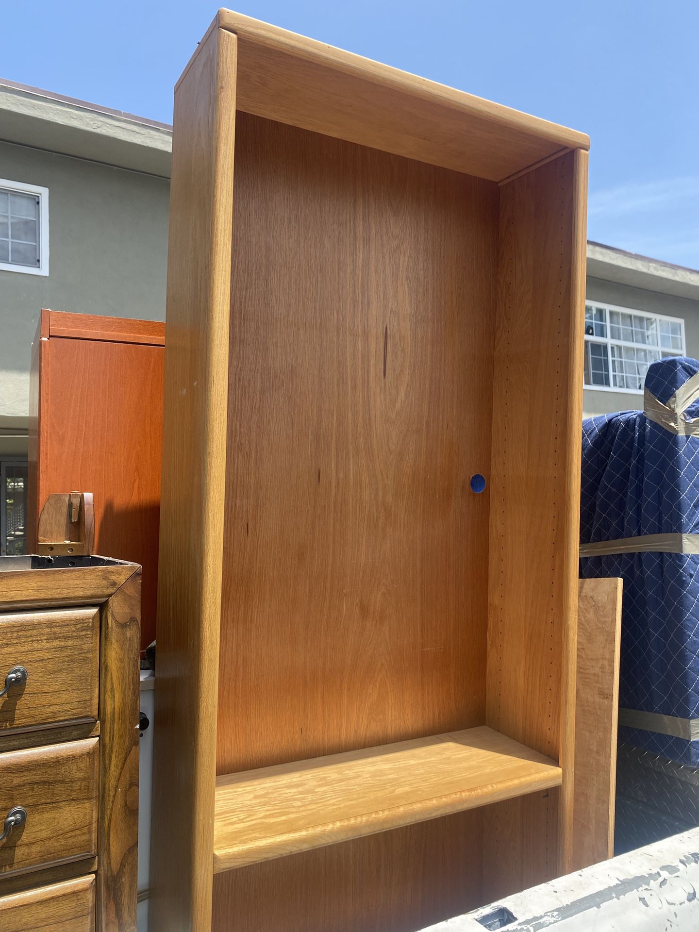 Bookcase With 4 Shelves