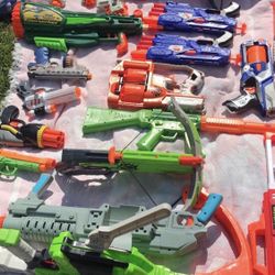 Bonche De Nerf Guns Y Revueltas No Contienen Dardos