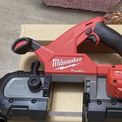 Milwaukee fuel compact band saw