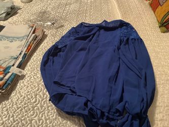 Women  royal blue say small but looks med