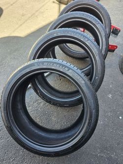 I Am Selling This Set Of Tires MICHELIN PRIMACY TOUR A /S ZP 245/40/19" 75%