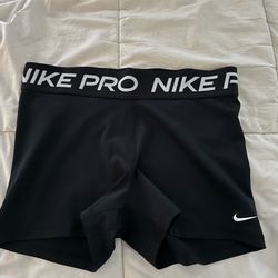 Women’s Nike Pro Shorts Size Large 