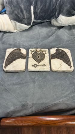 Heart Lock with Wings Wall Decor