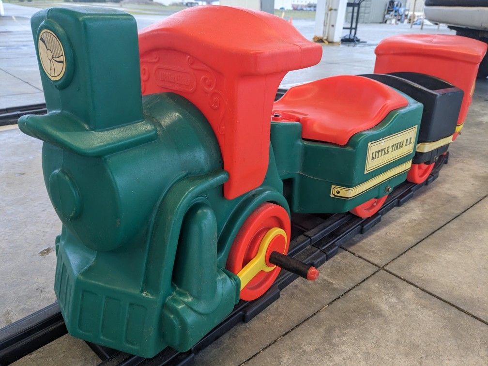 Ride On Little Tykes Train Set 12v