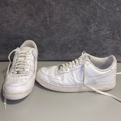 Nike Men’s Size 11.5 Air Force 1 Low '07 Triple White Sneakers