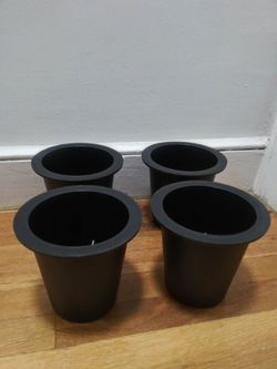 4 Black Plastic Planters Great for Indoor Or Outdoors Use