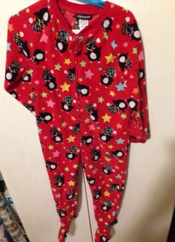 Girls size 5t pjs
