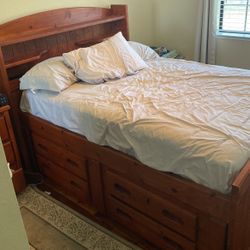 Excellent full size Bed W/ Storage And 5 Drawers