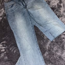 sale of new and semi-new clothes