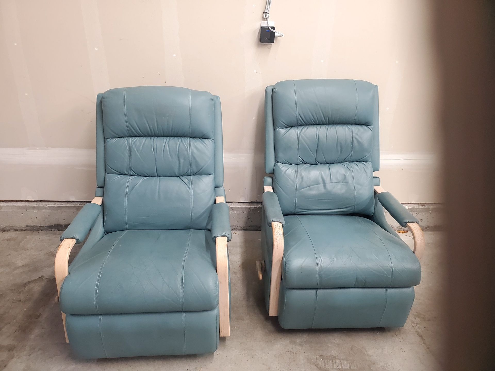 Leather Recliner Chairs