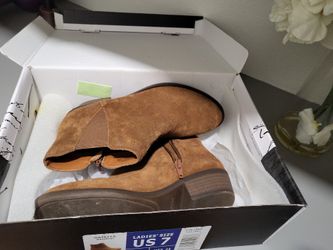 Size 7 Suede Boots
