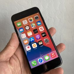 iPhone 7. Like New And Unlocked! No Tax 