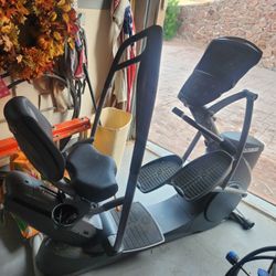 OCTANE XR6 ELLIPTICAL MACHINE