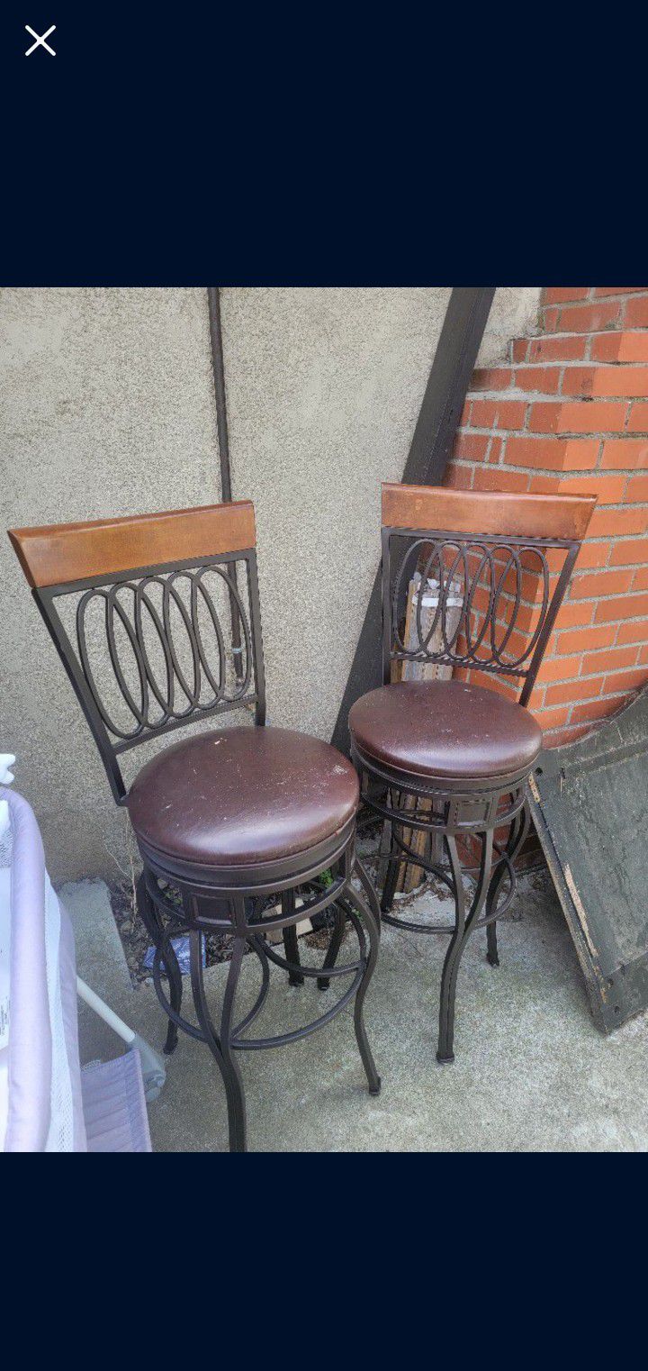 Metal swivel bar Stool chairs.