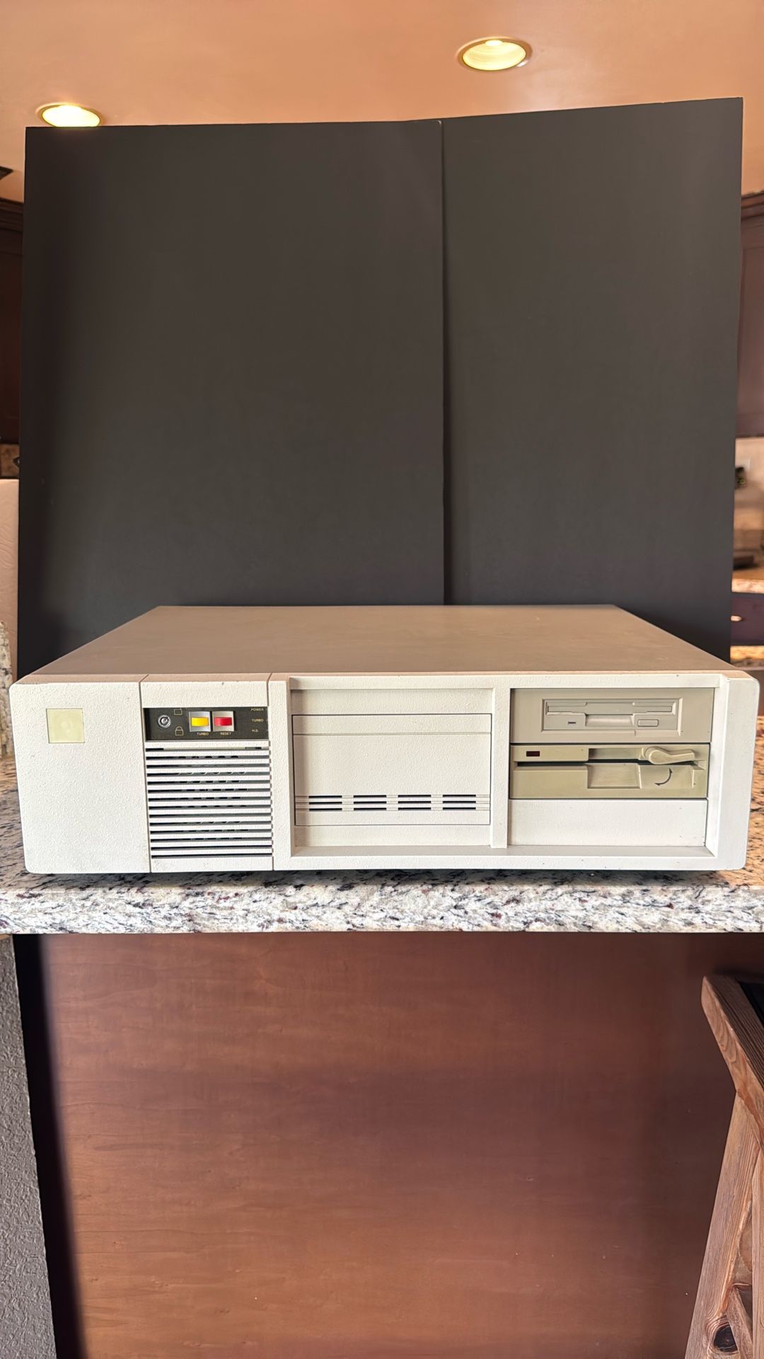 Vintage Joy System, Inc  Desktop Computer  USA Model E3ESUVEV- 1800