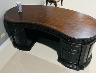 Beautiful Solid Wood Heavy Office Desk