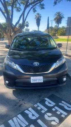 2014 Toyota Sienna