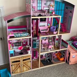 Kid craft dollhouse