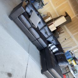 Couch L-Shaped Black - Delivery Available / Entrega Disponible 