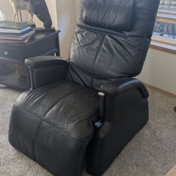 Zero Gravity Recliner 