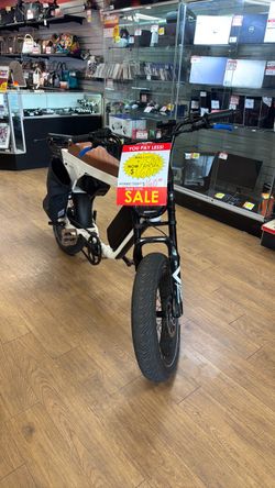 Lyric Cycles Graffiti E-Bike – Pawn1st Deal! Open to Offers