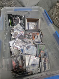 Sport cards lot buy as is