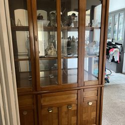 China Closet W/light