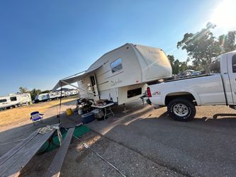 2003 Aruba StarCraft 5th wheel