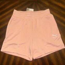 Puma classics pintuck women’s shorts  Size:small 